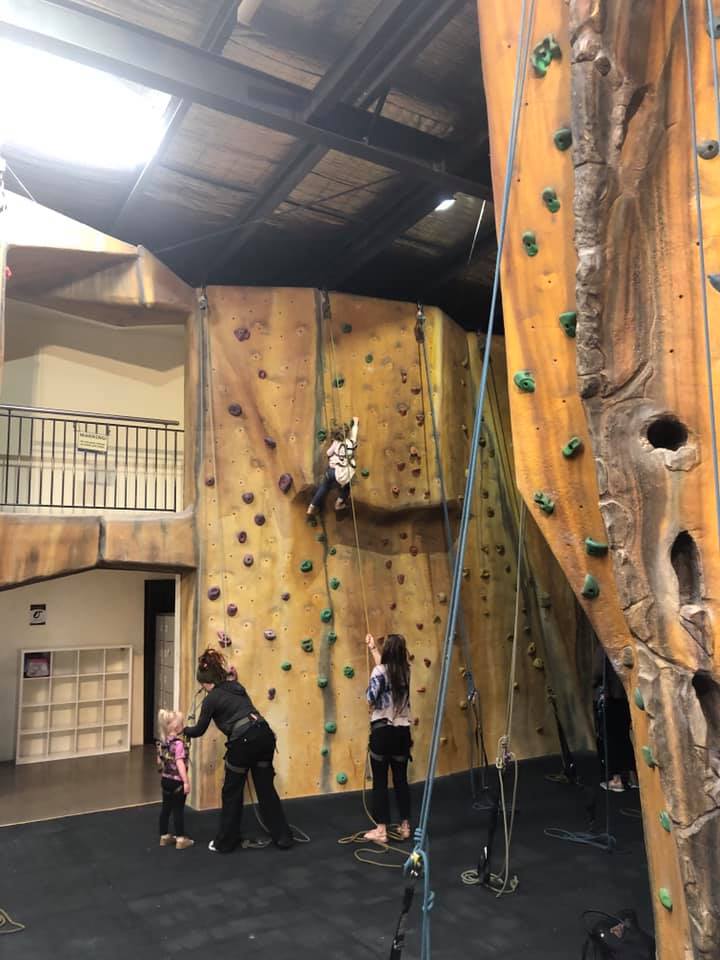 73342875_2419987784908690_8237357582755299328_n